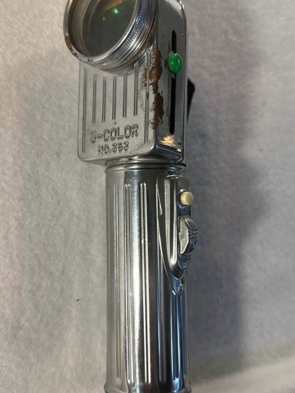 Vintage Parrot No. 353 Three-Color Flashlight – British Hong Kong Made